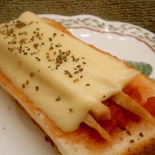 サラダチキンでトマト＆チーズのトースト